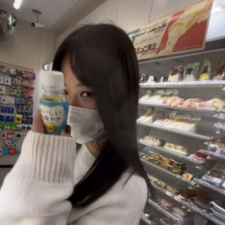 "完全顔出し"バスケ部Eカップ美少女との密会動画を公開しました(本編3時間53分)