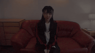 手を使わないでイカせることはできるのか?19歳クレープ屋さん。勃起チンポに興味深々!カワイイ表情でのジュボフェラがエグすぎです!