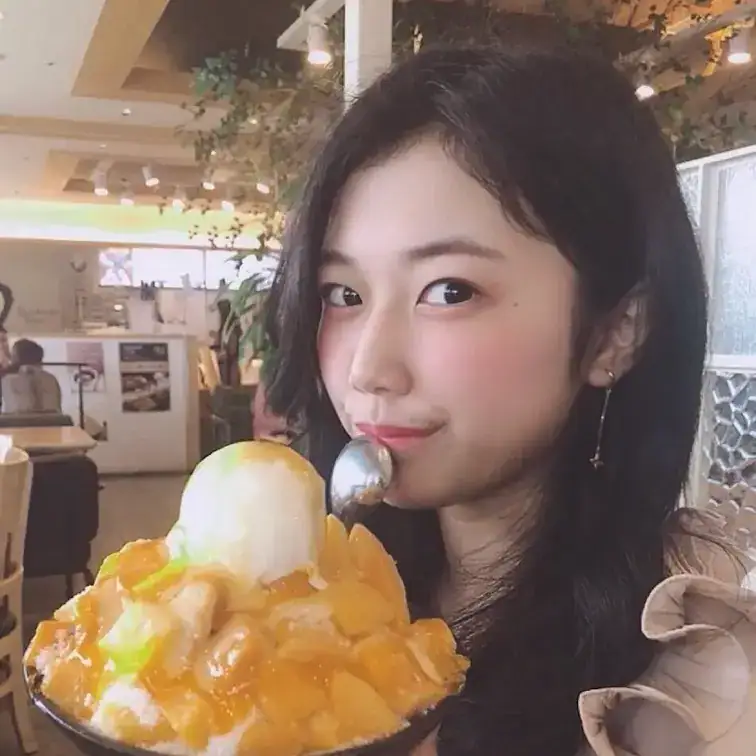 今回の動画では、リアルなハメ撮りシーンを中心に、甘く激しい瞬間を余すところなく収めています。短時間ながら見応え十分で、臨場感あふれる内容になっています。ぜひお楽しみください。 – ハメドリ日記