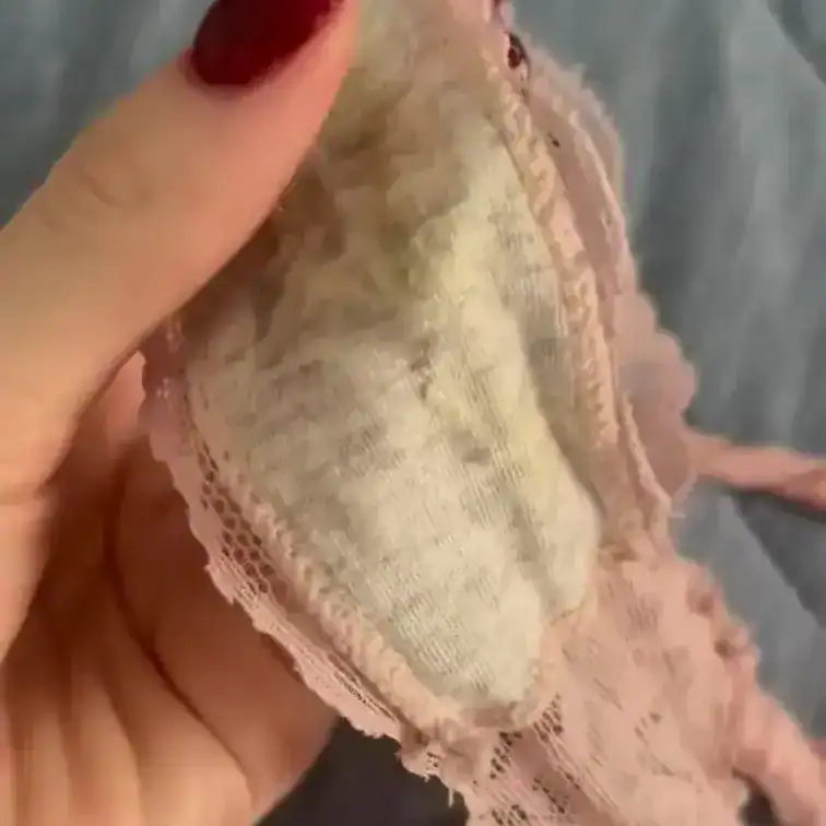 ルルの脱ぎたてヌルヌルパンツ🥰